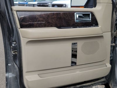 2015 Lincoln Navigator Base