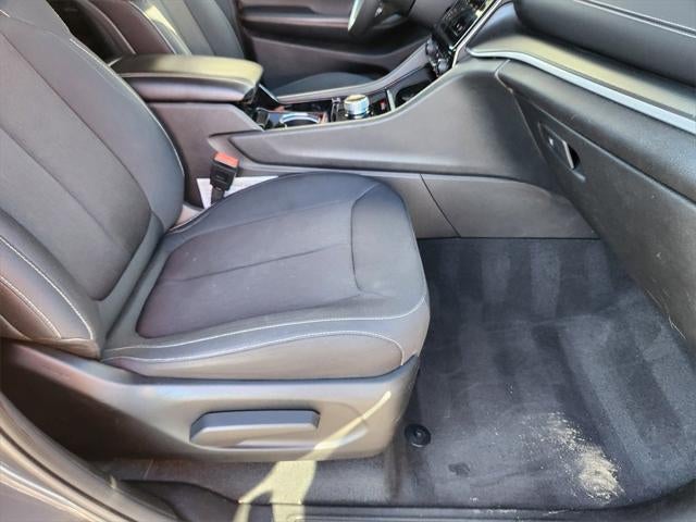 2023 Jeep Grand Cherokee L Laredo 4x4