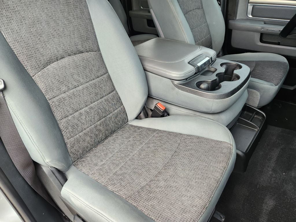 2018 RAM 1500 Big Horn Crew Cab 4x4 6'4' Box