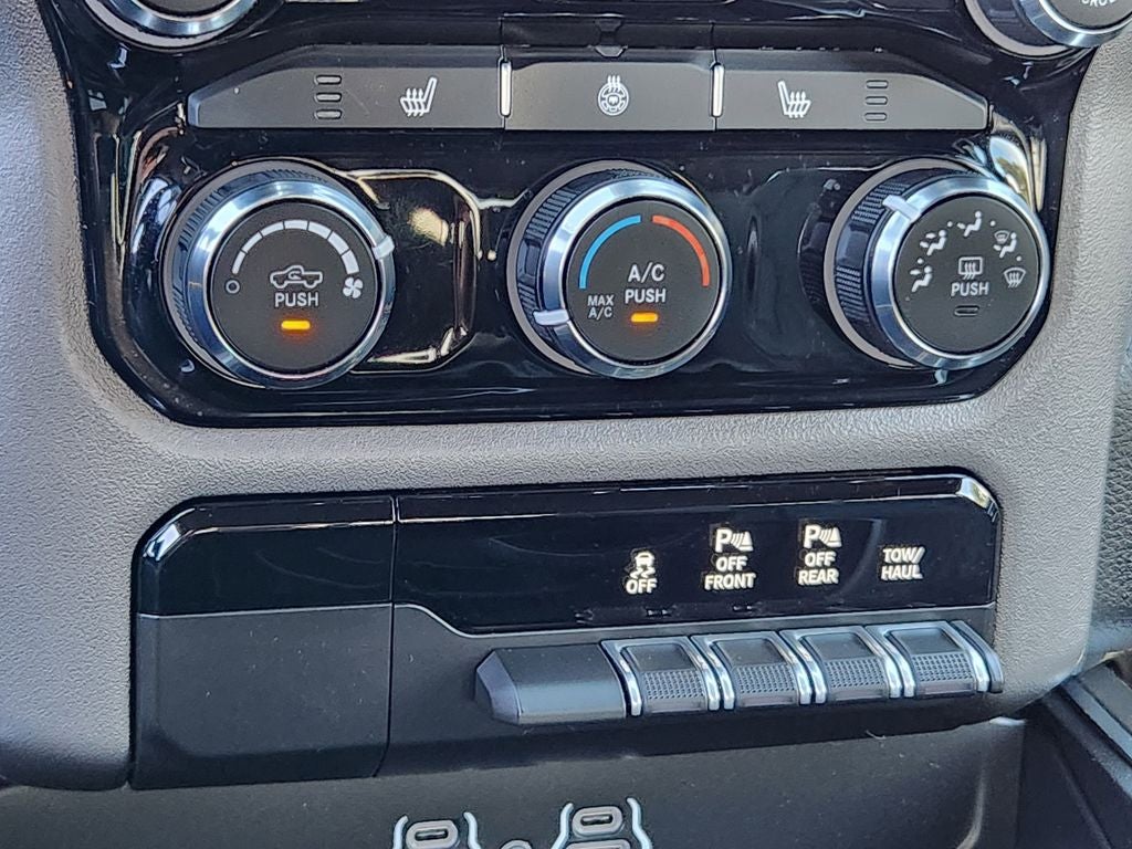 2025 RAM 1500 Big Horn Crew Cab 4x4 5'7' Box