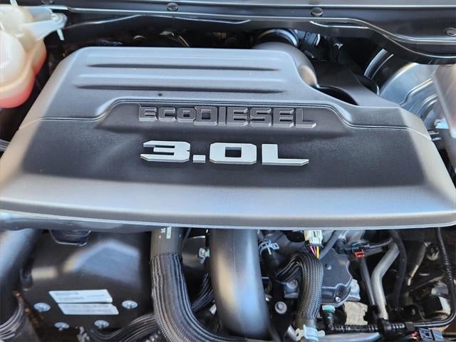 2023 RAM 1500 Laramie Crew Cab 4x4 5'7' Box