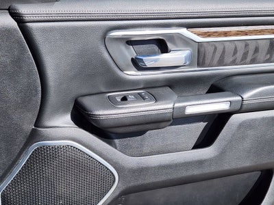 2019 RAM 1500 Laramie Crew Cab 4x4 5'7' Box