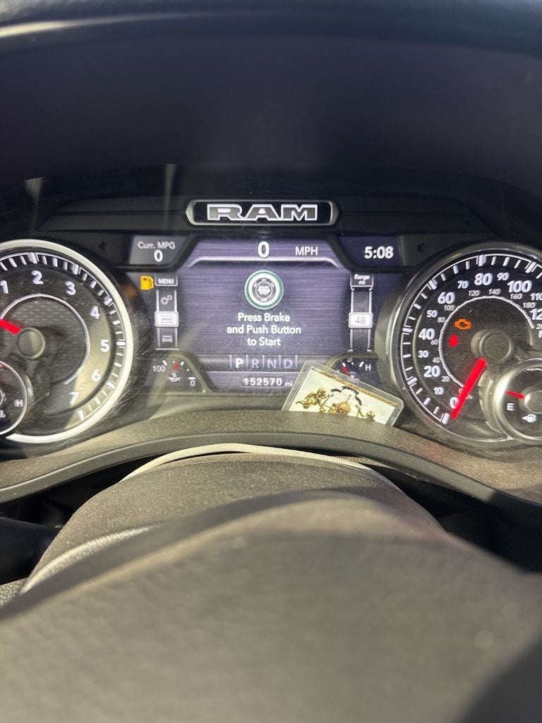 2019 RAM 1500 Laramie Crew Cab 4x4 5'7' Box