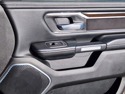 2022 RAM 1500 Laramie Crew Cab 4x4 5'7' Box