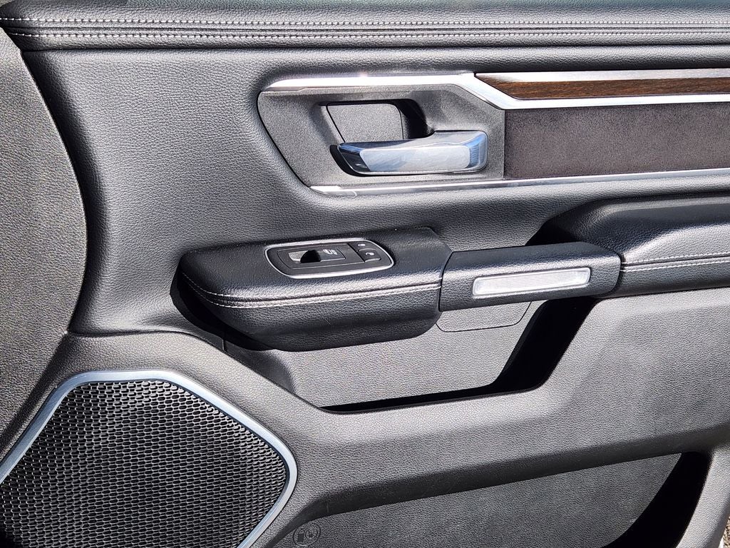 2022 RAM 1500 Laramie Crew Cab 4x4 5'7' Box