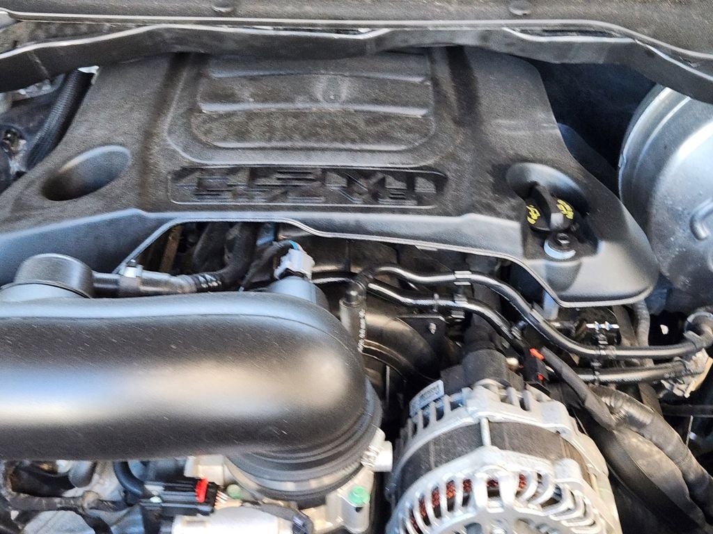 2022 RAM 1500 Laramie Crew Cab 4x4 5'7' Box