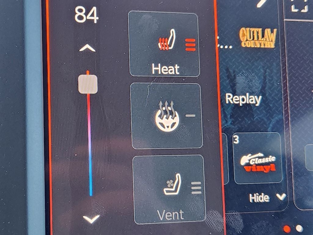 2022 RAM 1500 Laramie Crew Cab 4x4 5'7' Box