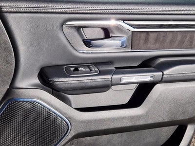2024 RAM 1500 Laramie Crew Cab 4x4 5'7' Box