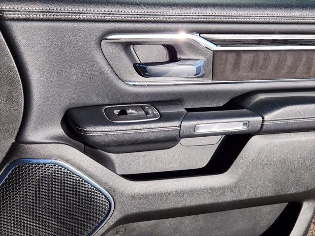 2024 RAM 1500 Laramie Crew Cab 4x4 5'7' Box