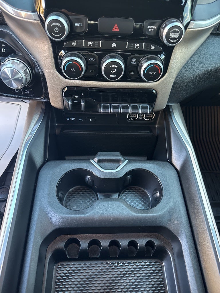 2019 RAM 1500 Laramie Crew Cab 4x4 6'4' Box