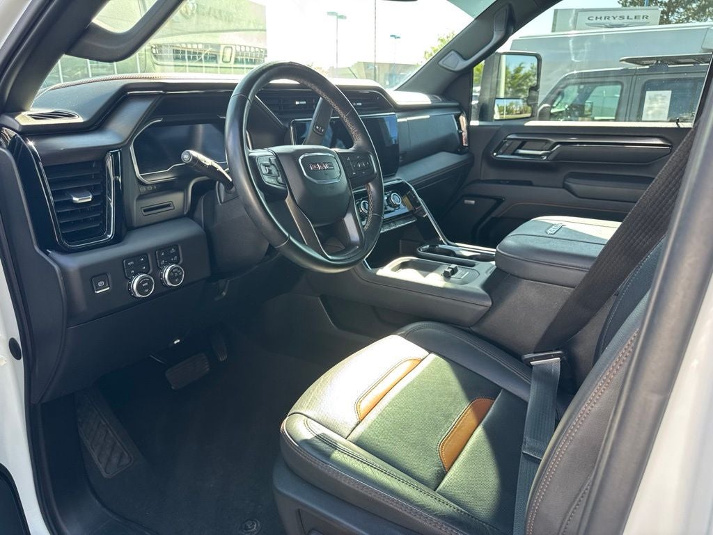 2024 GMC Sierra 3500HD 4WD Crew Cab Standard Bed AT4