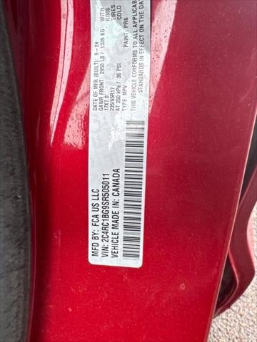 2025 Chrysler Pacifica Select