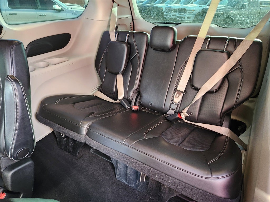 2021 Chrysler Voyager LXI