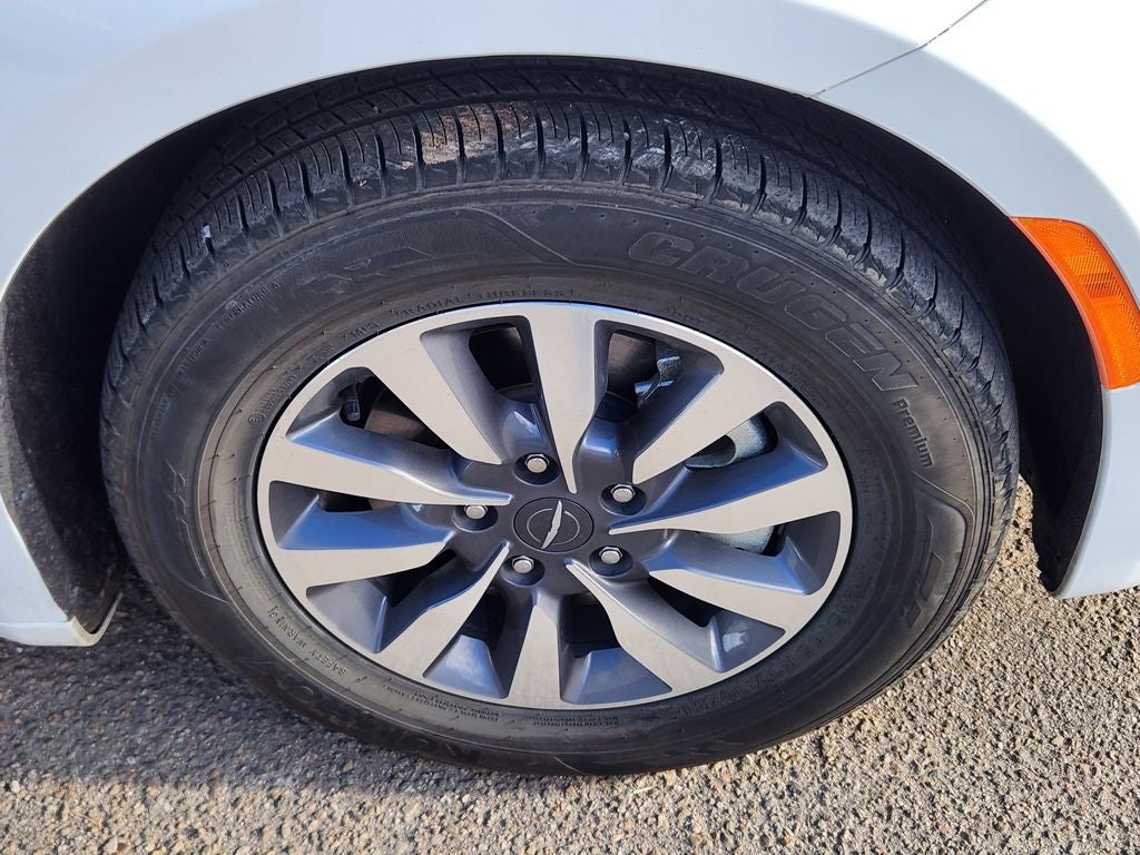 2024 Chrysler Pacifica Hybrid Select