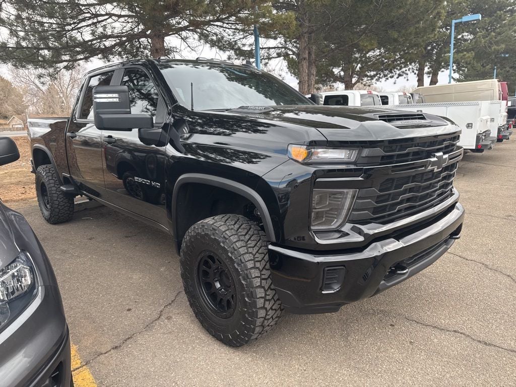2024 Chevrolet Silverado 2500HD 4WD Crew Cab Standard Bed Custom