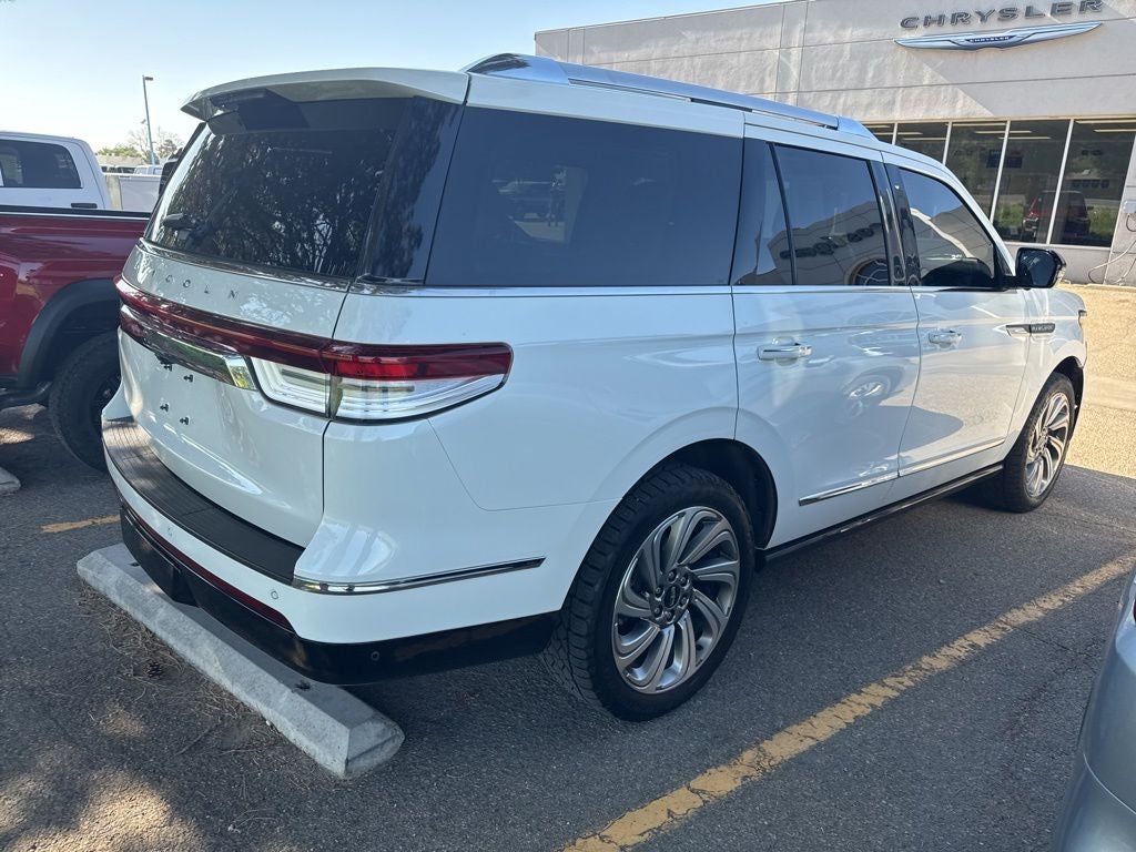 2022 Lincoln Navigator Standard