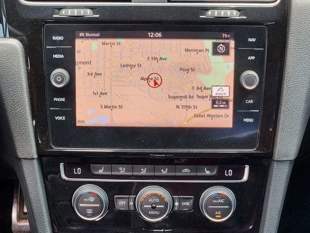 2019 Volkswagen Golf R 2.0T w/DCC & Navigation