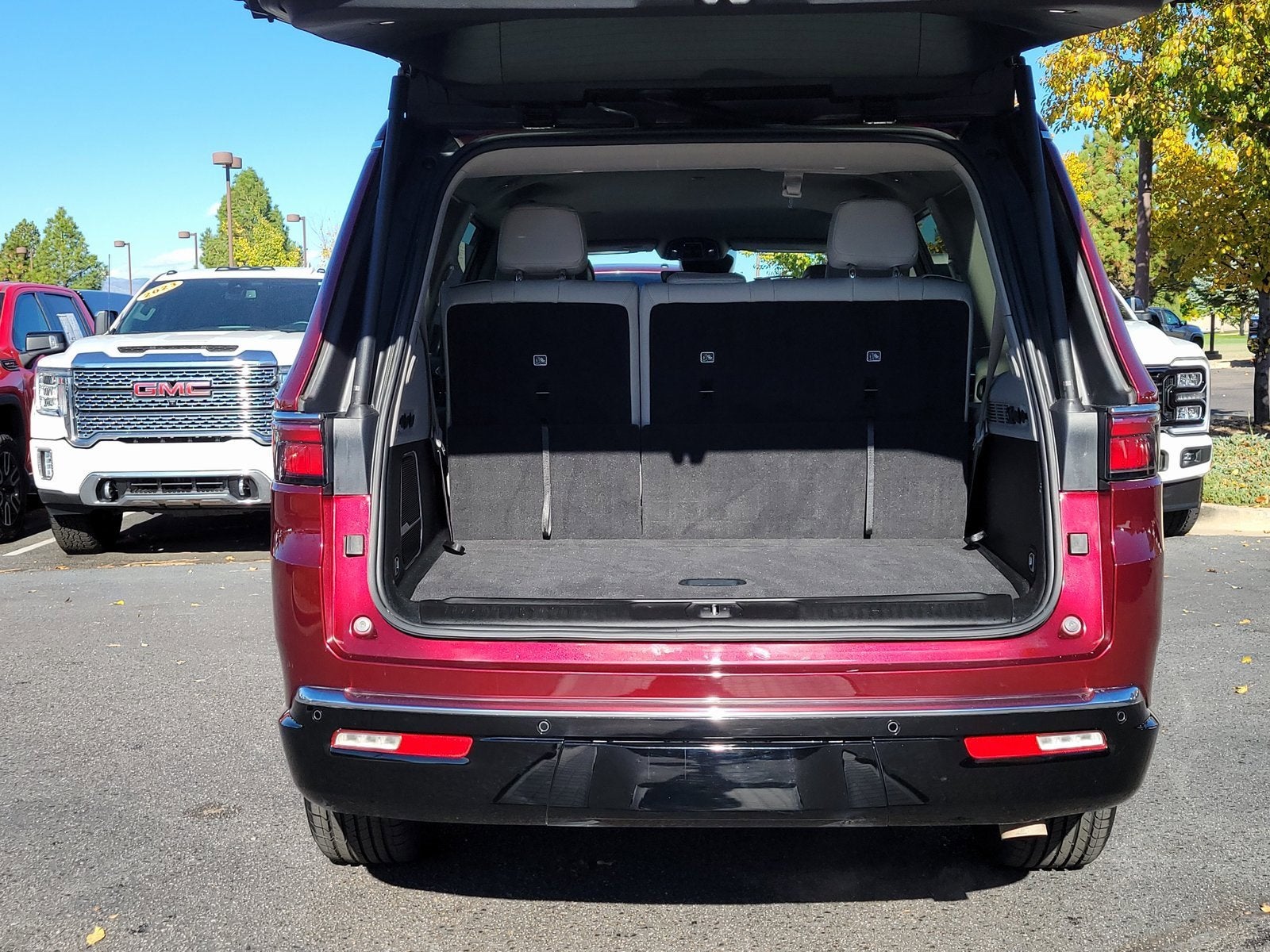 2022 Jeep WAGONEER Base