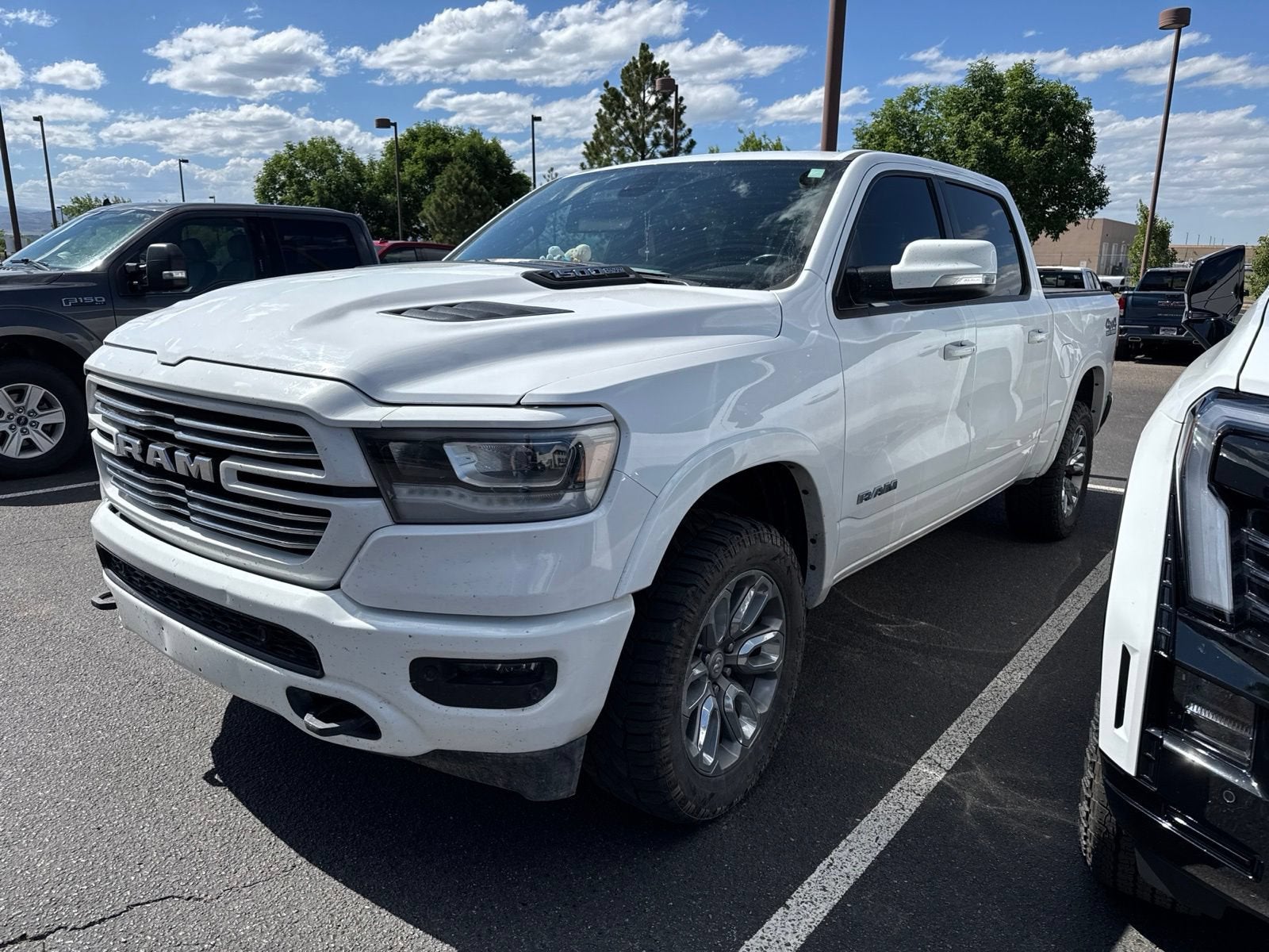 2020 RAM 1500 Laramie Crew Cab 4x4 5'7" Box