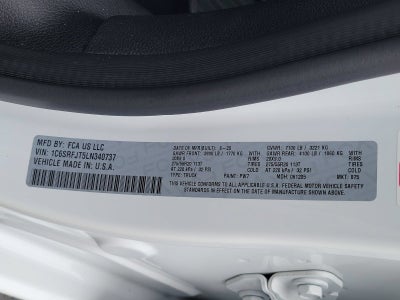 2020 RAM 1500 Laramie Crew Cab 4x4 5'7" Box