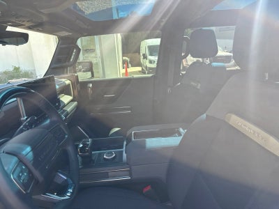 2024 GMC HUMMER EV SUV 2X