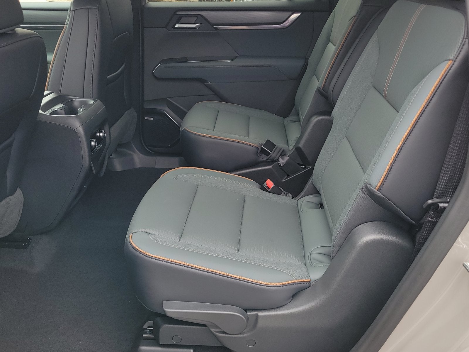 2027 GMC Acadia AT4
