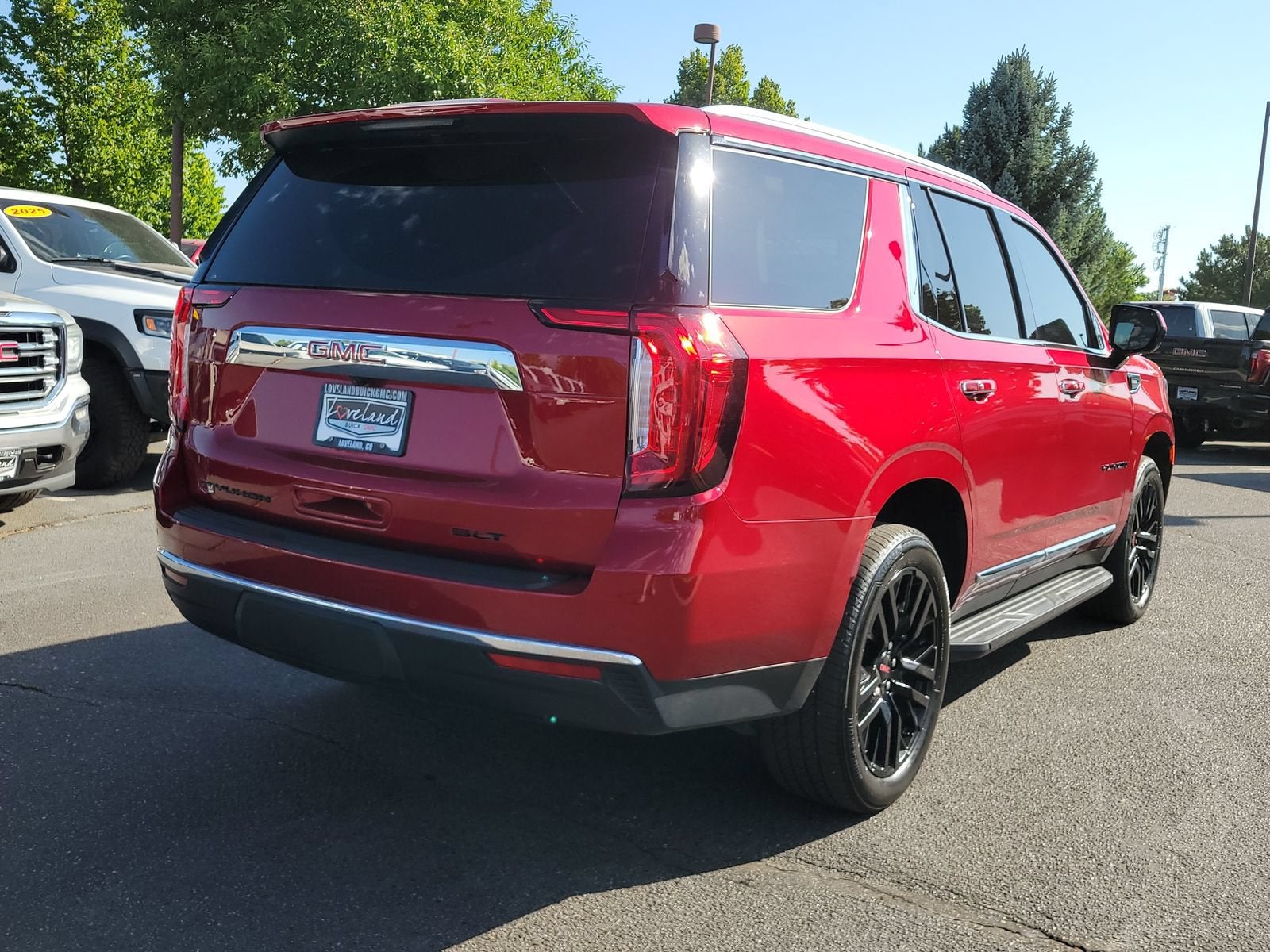 2023 GMC Yukon SLT