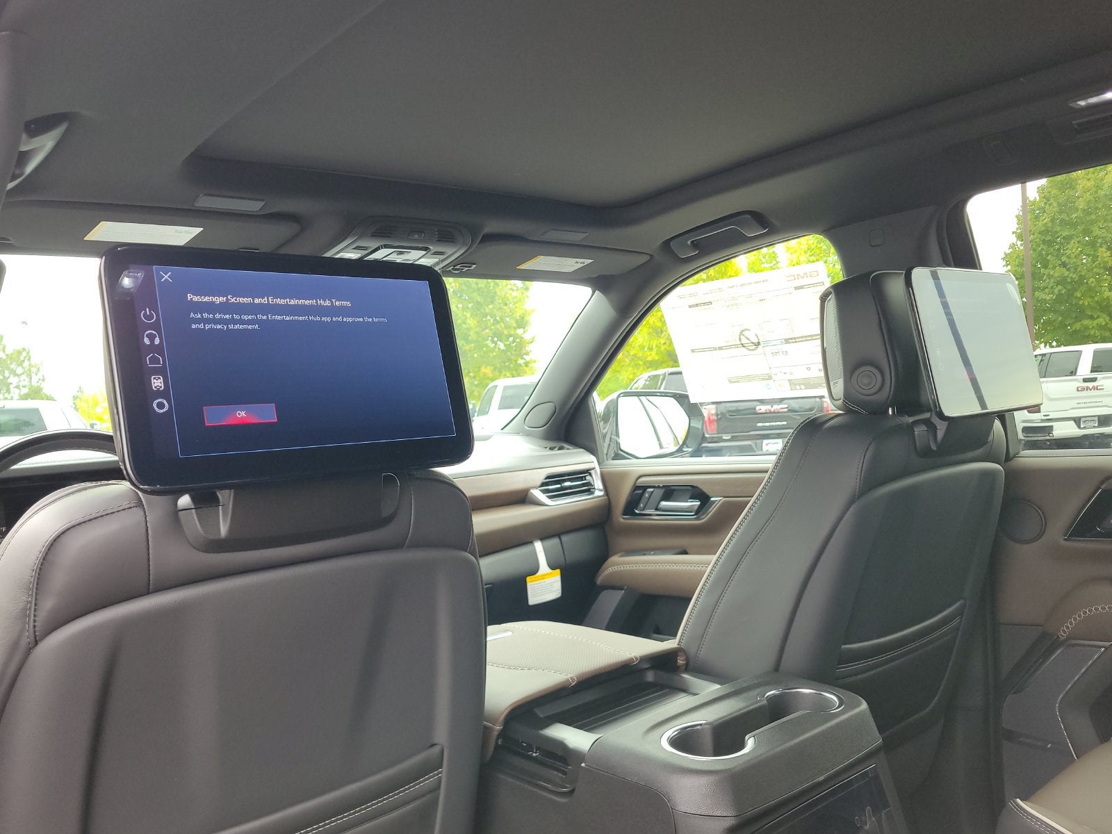 2026 GMC Yukon Denali Ultimate - Photo 12