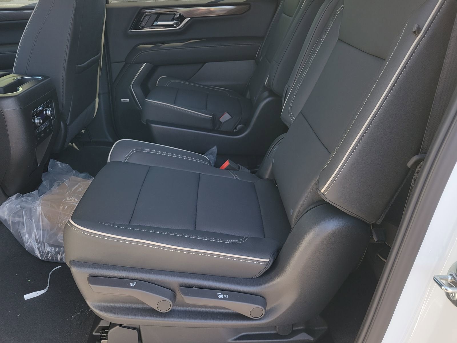 2026 GMC Yukon XL Elevation - Photo 7
