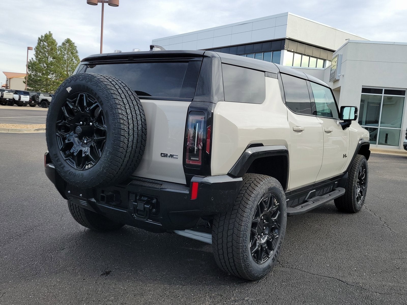 2026 GMC HUMMER EV SUV 2X