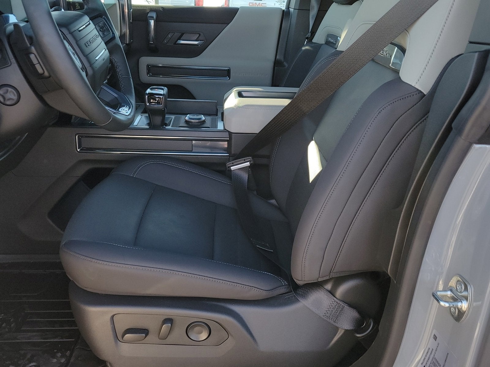 2026 GMC HUMMER EV SUV 2X