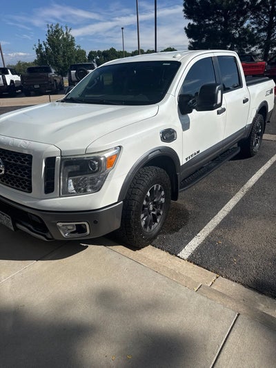 2017 Nissan TITAN PRO-4X