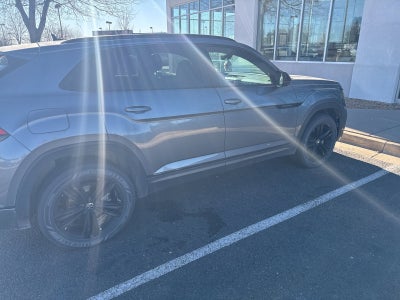 2023 Volkswagen Atlas Cross Sport 2.0T SEL R-Line Black