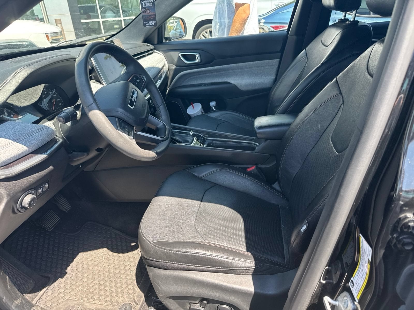 2023 Jeep Compass Latitude Lux FWD