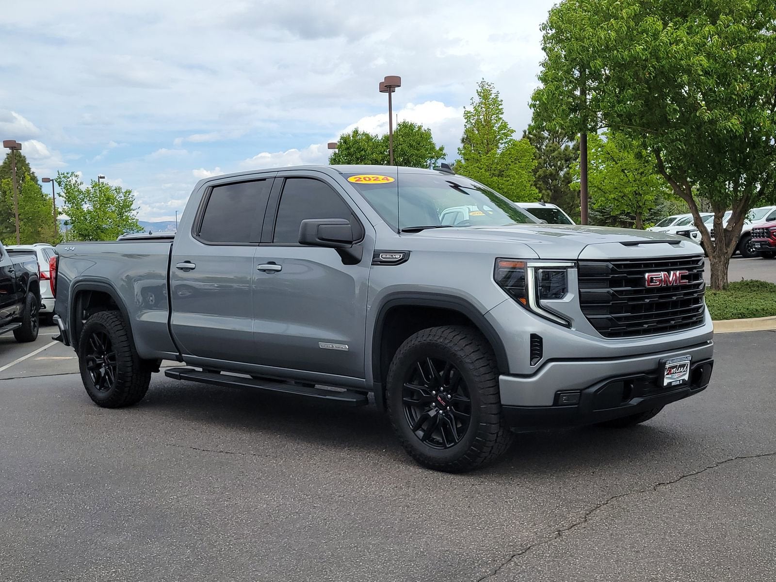 2024 GMC Sierra 4WD Crew Cab Standard Box Elevation's photo