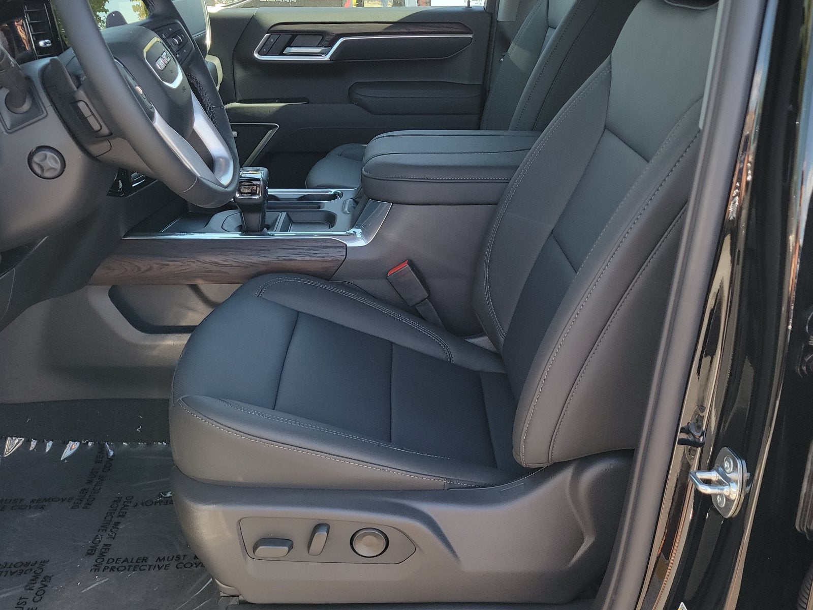 2026 GMC Sierra 1500 SLT - Photo 6