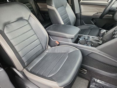 2022 Volkswagen Atlas Cross Sport 3.6L V6 SEL Premium R-Line