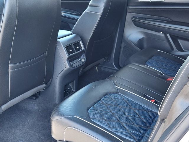 2024 Volkswagen Atlas Cross Sport 2.0T SEL Premium R-Line