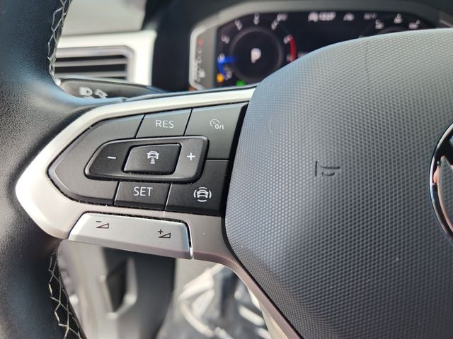 2023 Volkswagen Atlas Cross Sport 2.0T SE w/Technology