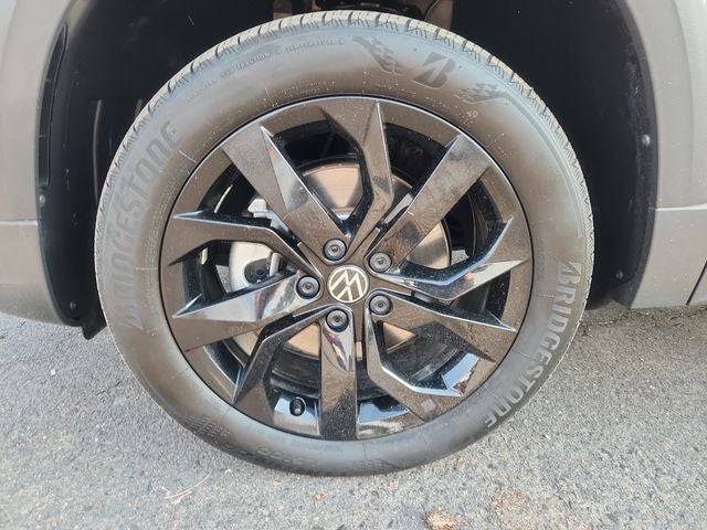 2023 Volkswagen Taos SE