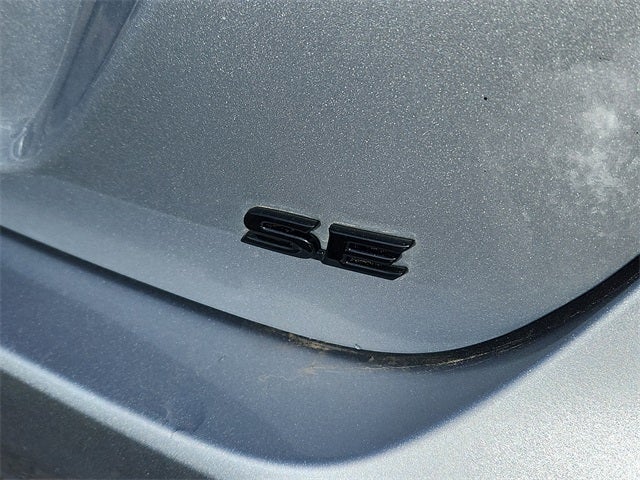 2022 Toyota Camry Hybrid SE