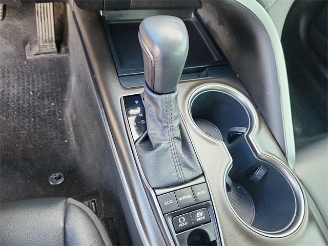 2022 Toyota Camry Hybrid SE