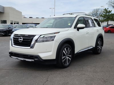 2024 Nissan Pathfinder Platinum