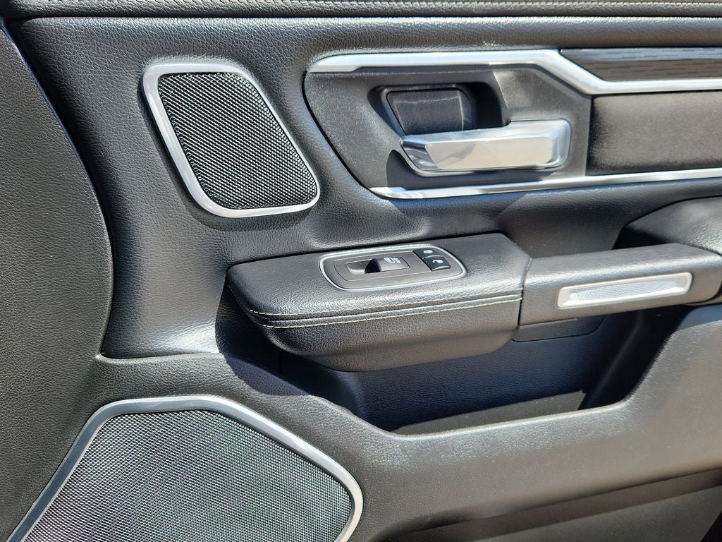 2023 RAM 1500 Laramie Crew Cab 4x4 5'7' Box