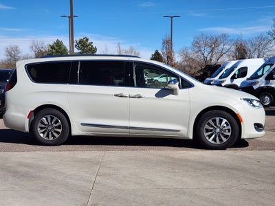 2020 Chrysler Pacifica Hybrid Limited
