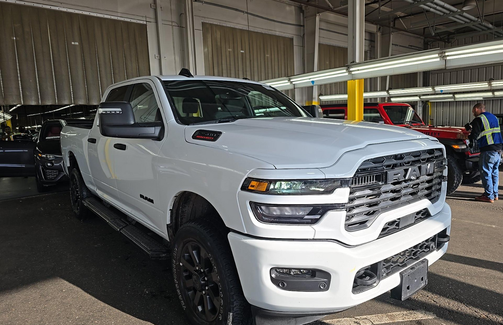 2025 RAM 2500 Big Horn Crew Cab 4x4 6'4' Box