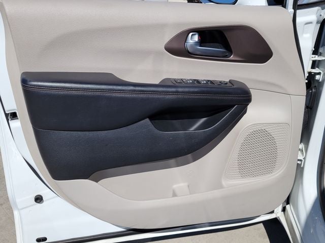 2017 Chrysler Pacifica Touring L Plus