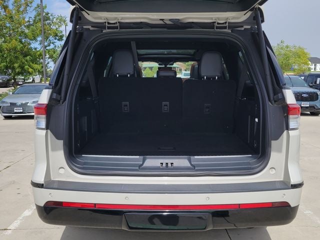 2023 Lincoln Navigator L Reserve