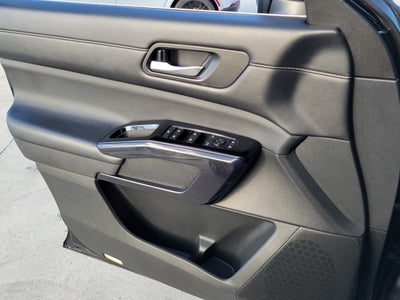 2022 Nissan Pathfinder S