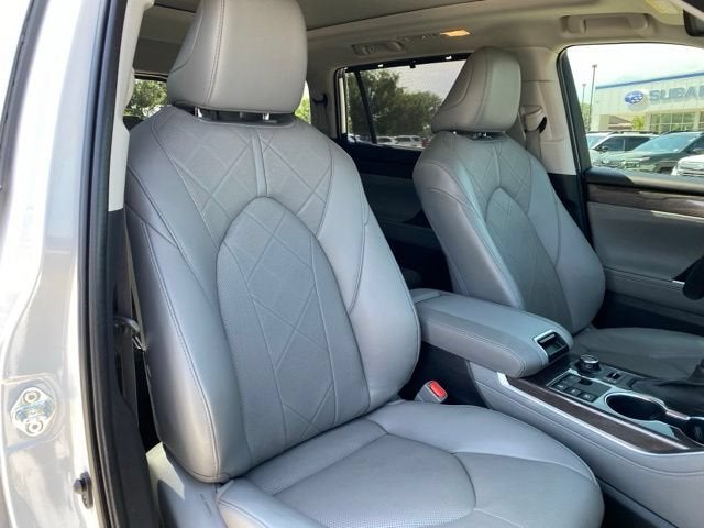2023 Toyota Highlander Platinum